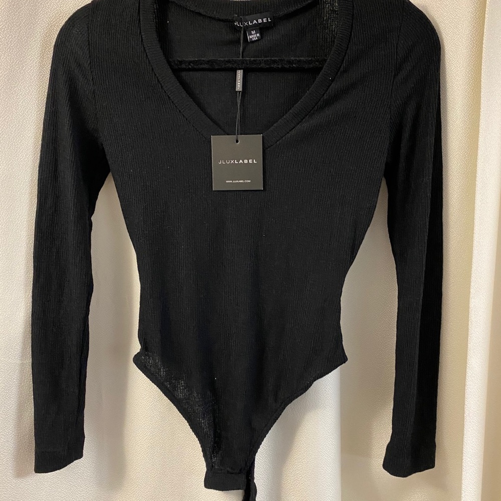 V-Neck bodysuit (Run’s Small)